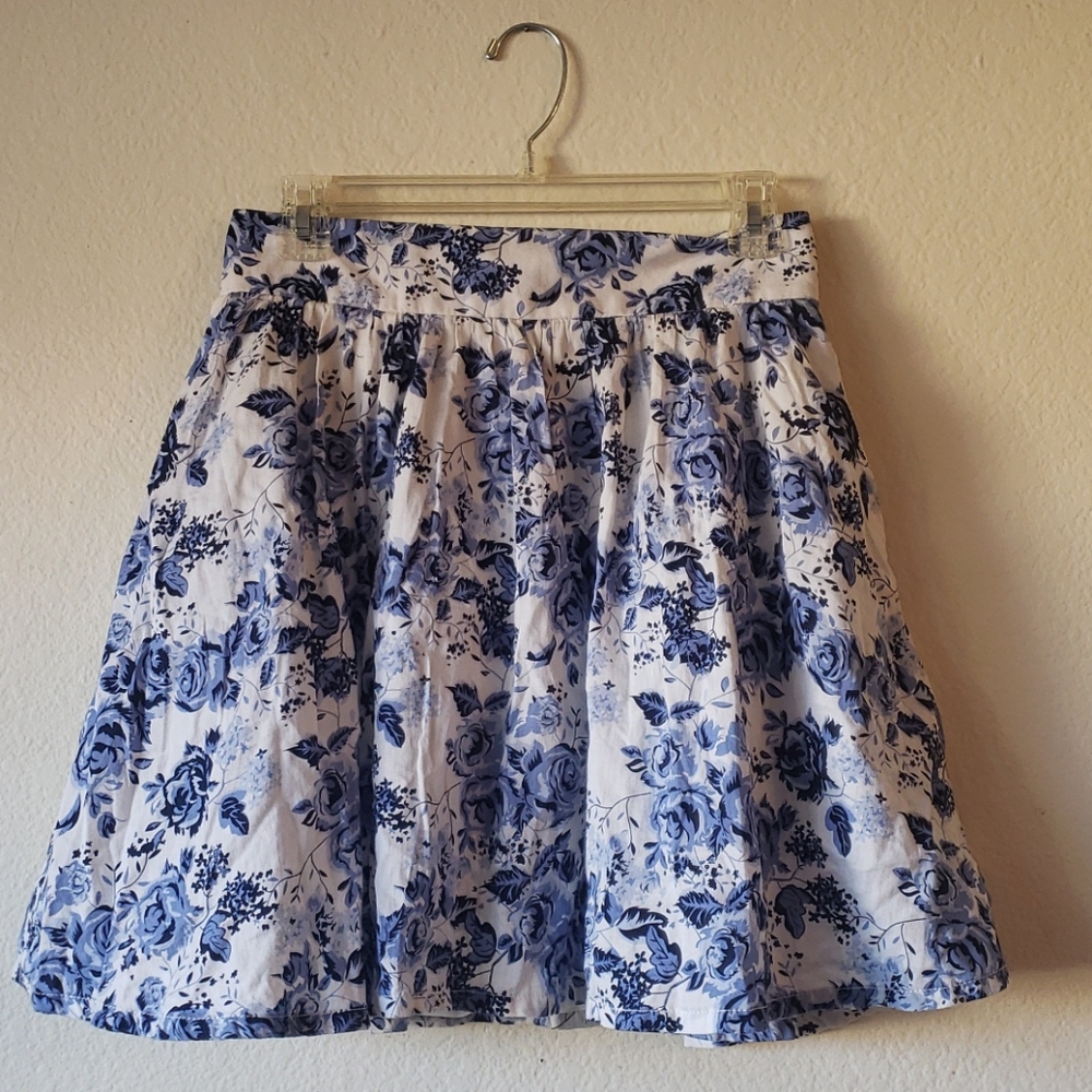 H&M Blue and White Skirt Size M